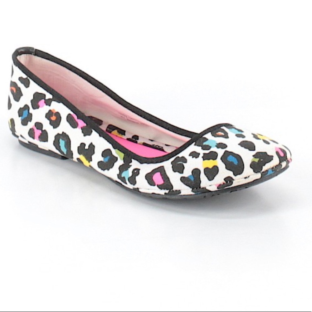 3/$30 Bamboo extra wide adorable flats size 7